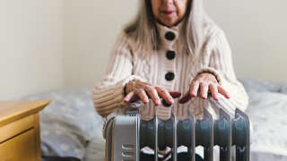 The body temperature of seniors is more easily affected by cold than that of younger people.