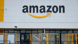 Amazon France condamné à 32 millions d’euros d’amende par la Cnil pour « surveillance des salariés » (Photo de la façade d’un centre Amazon à Bretigny-sur-Orge) 