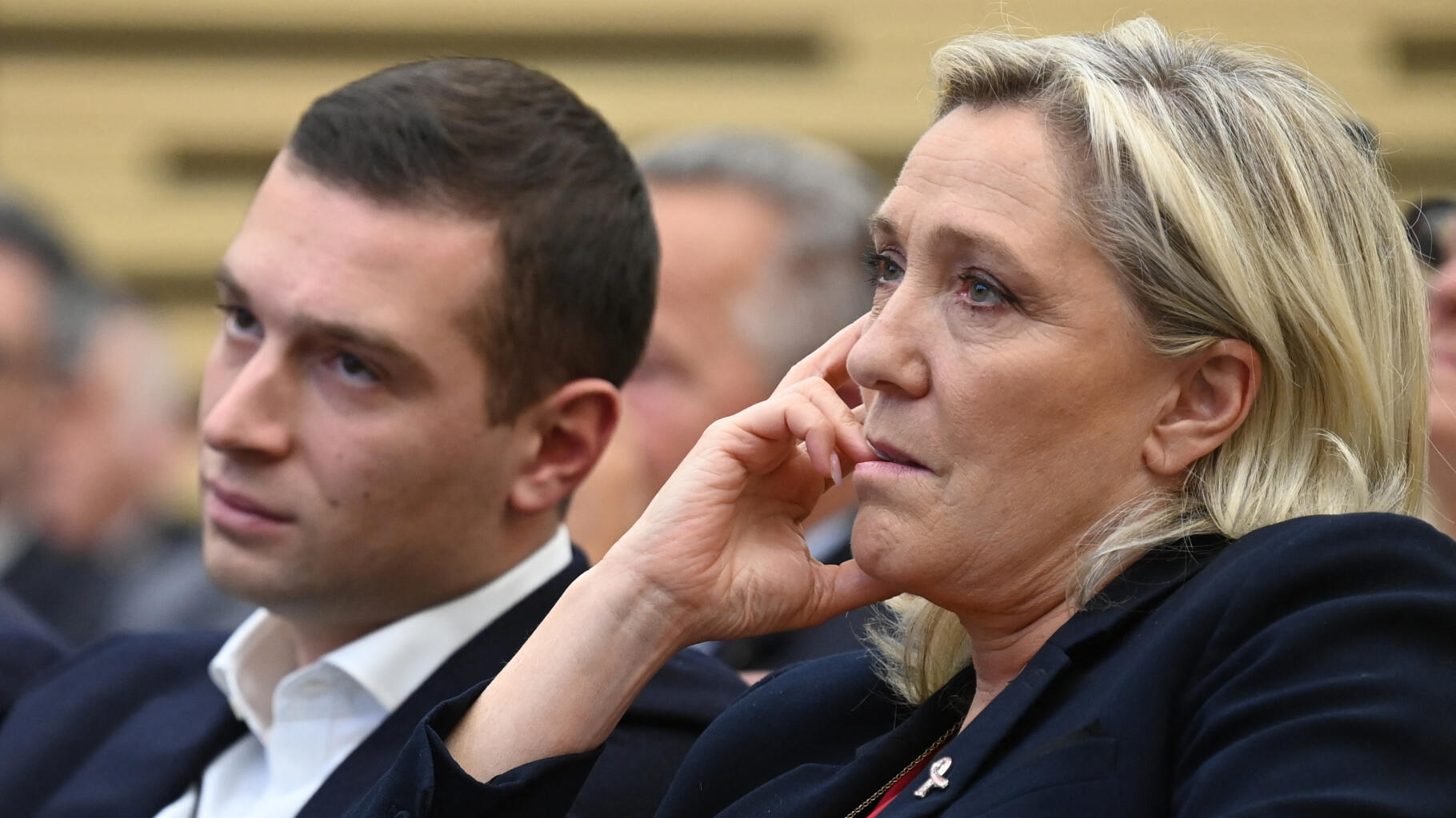 Ce discret déjeuner avec la cheffe de l’AfD embarrasse Marine Le Pen et Jordan Bardella