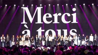 Près de 50 artistes étaient présents sur la scène de Bordeaux afin de communier avec le public, rendre hommage à Florent Pagny ou encore se moquer des JO de Paris 2024.