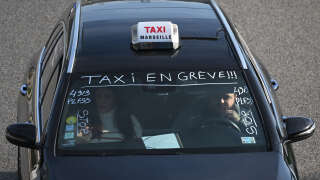 Une grève des taxis aura lieu le 4 mars 2024 à Paris (image d’illustration prise lors d’une précédente grève en février).