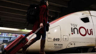 Un TGV Inoui est resté bloqué près de Lyon, à Neuville-sur-Saône, pendant six heures en raison d'une panne le 28 avril 2024.