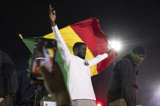 Au Sénégal, ce geste symbolique augure une transition démocratique