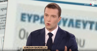 Sur France 2, Jordan Bardella a démenti l'implication des élus du Rassemblement national dans la vaste opération d'influence menée par la Russie au Parlement européen.