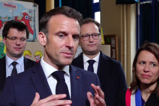 Macron dénonce « une violence désinhibée » après Montpellier et Viry-Châtillon
