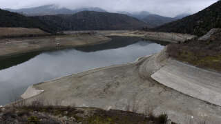 Avec près de 500 barrages fluviaux supprimés en 2023, l’Europe établit un nouveau record.  Photo d'illustration d'un barrage sur l'Agly (Pyrénées-Orientales).