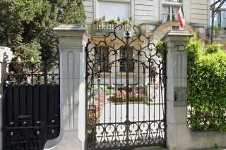 L’entrée du consulat d’Iran, à Paris.