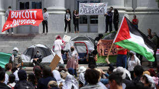 Etats-Unis : que se passe-t-il sur les campus américains, entre arrestations, manifestations pour Gaza et expulsions (Photo prise sur le campus de Berkeley en Californie le 22 avril lors d'une mobilisation pour la Palestine) 