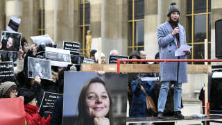 La sœur de Cécile Kohler, Noémie Kohler, lors d’un rassemblement pour la libération des otages français en Iran, à Paris, le 28 janvier 2023.