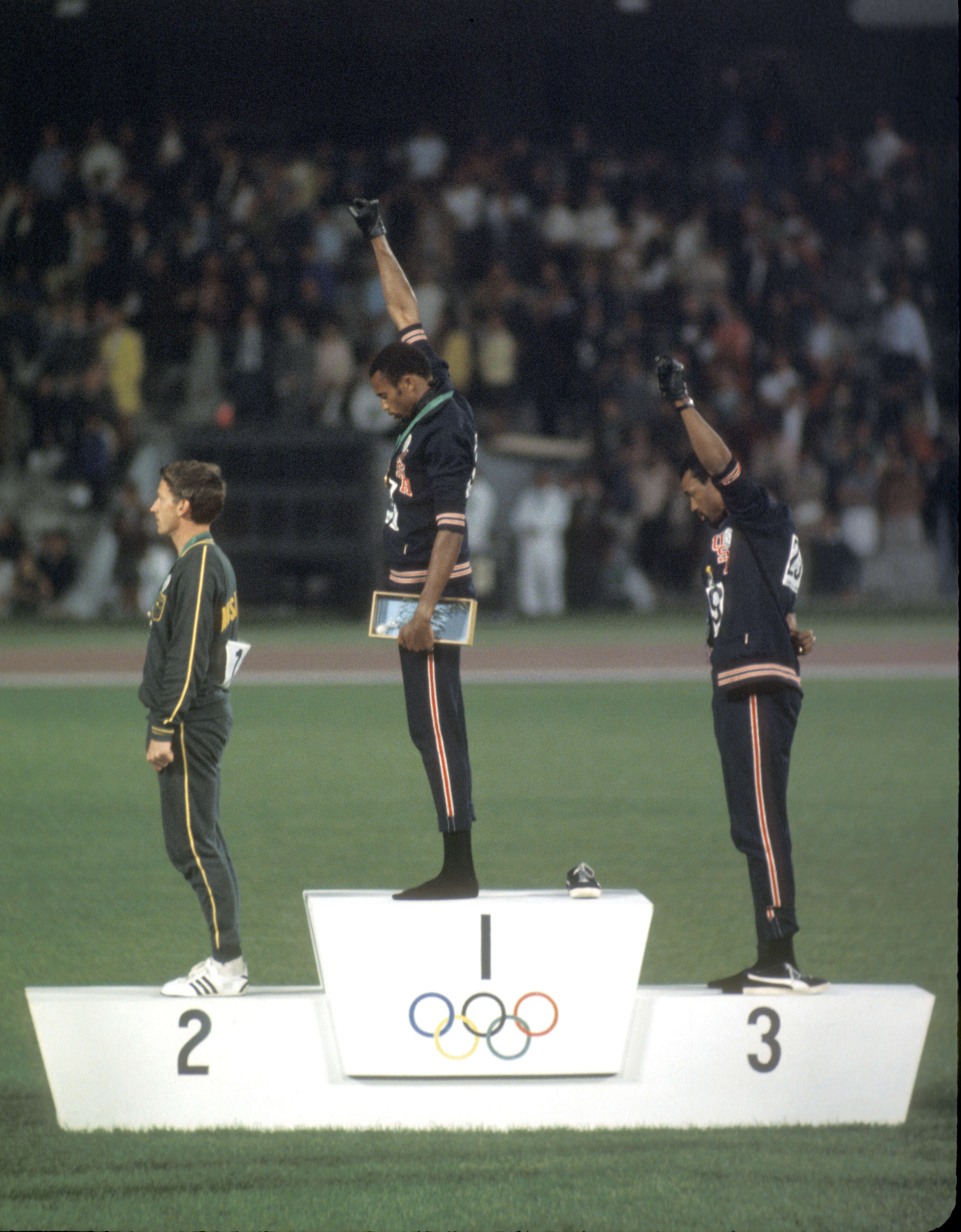 Tommie Smith, Peter Norman et John Carlos, ici pendant les Jeux Olympiques de Mexico en 1968.