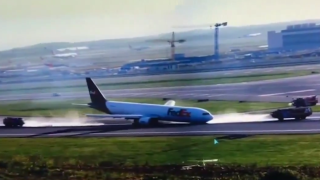 Un Boeing parti de Paris a effectué un atterrissage d’urgence sur le nez sur le tarmac de l’aéroport d’Istanbul.