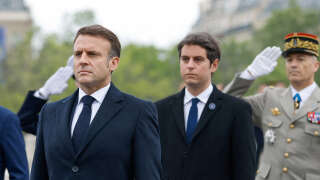 Emmanuel Macron et Gabriel Attal photographiés lors de la cérémonie du 8 mai (illustration)