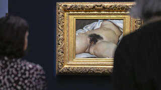 Bien que présentant un sexe nu de femme, l’œuvre de Gustave Courbet n’a jamais été censurée. Ce qui est de moins en moins le cas ces dernières années, notamment sur les réseaux sociaux.